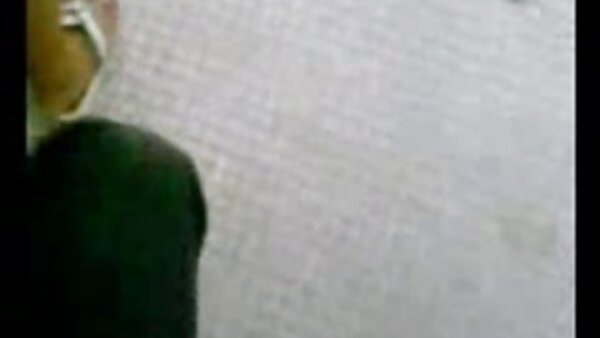 میمی کوزاکا سبزه شاخدار و چاق در حال مکیدن و سوارکاری سکس از کون عربی